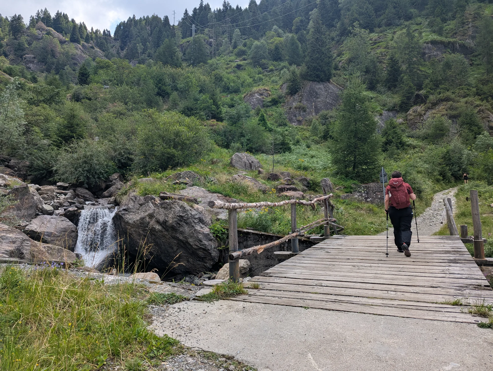 Uno dei ponticelli sul torrente